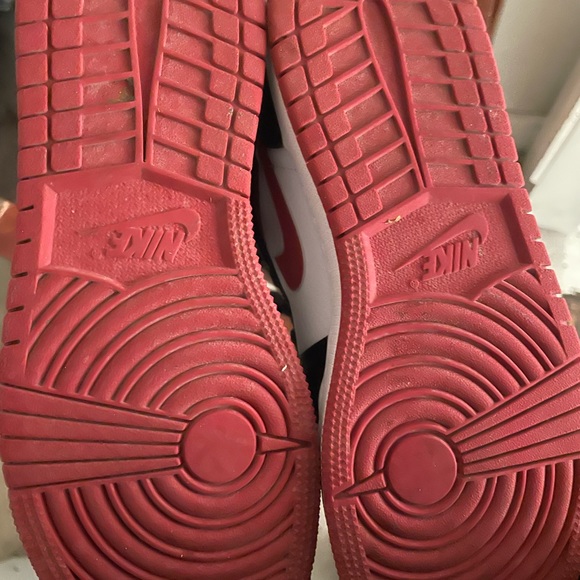 Jordan 1 Mids SOLD - Picture 8 of 9